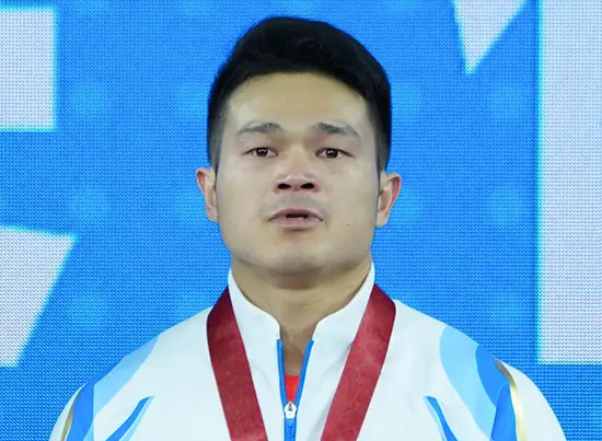 石智勇夺十五运举重73公斤级冠军 泪洒赛场宣布结束22年运动生涯
